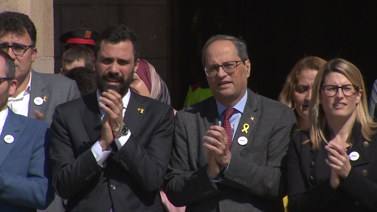 Diputados del Parlament se concentran por la libertad de los presos