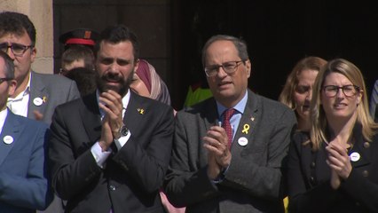 Diputados del Parlament se concentran por la libertad de los presos