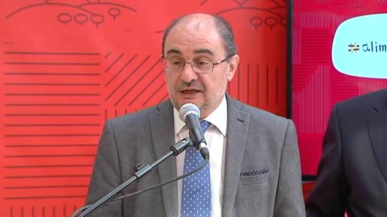 Lambán califica de "desmanes, torpezas, e incoherencias" las acciones de los independentistas con los lazos amarillos en Cataluña