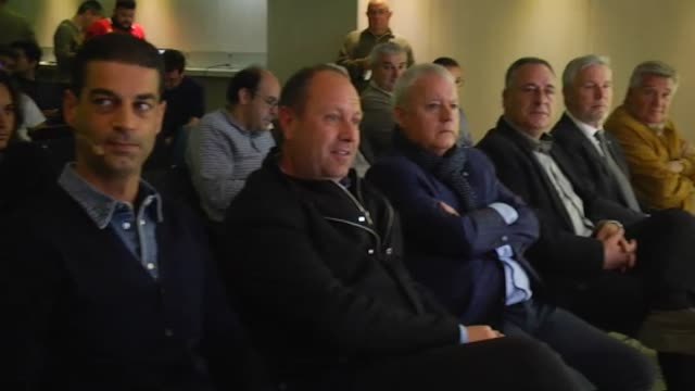 Gerard López presenta la lista de jugadores que debutarán contra Venezuela