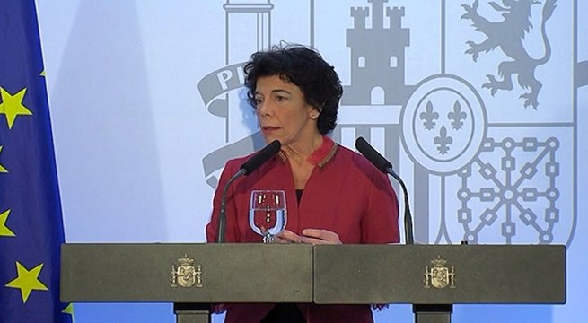 Celaá insiste en que el Gobierno no entra en el poder judicial