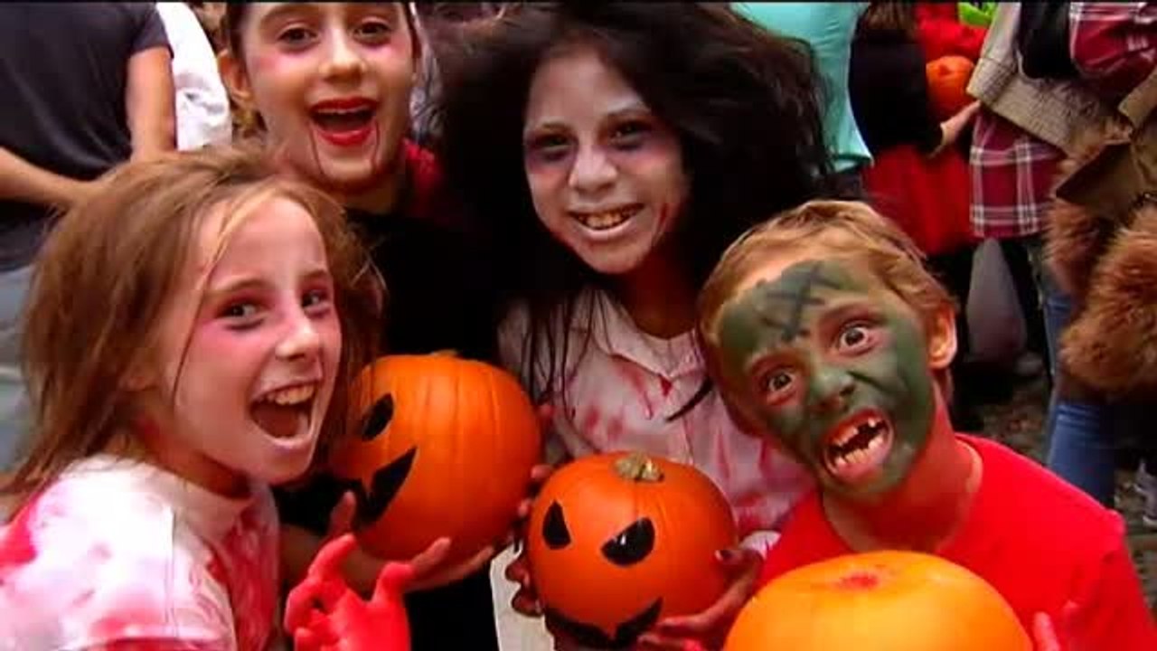 Halloween eclipsa la fiesta de Todos los Santos y las calles se llenan de disfraces, caramelos y sustos