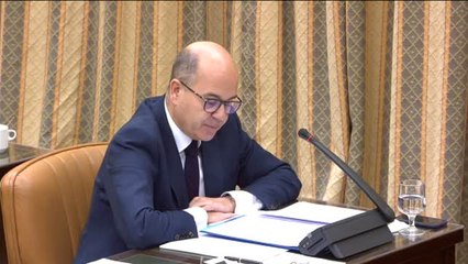 Rosa María Mateo llama "miserable y mezquino" a un diputado popular