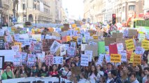 Miles de jóvenes piden medidas urgentes contra el cambio climático