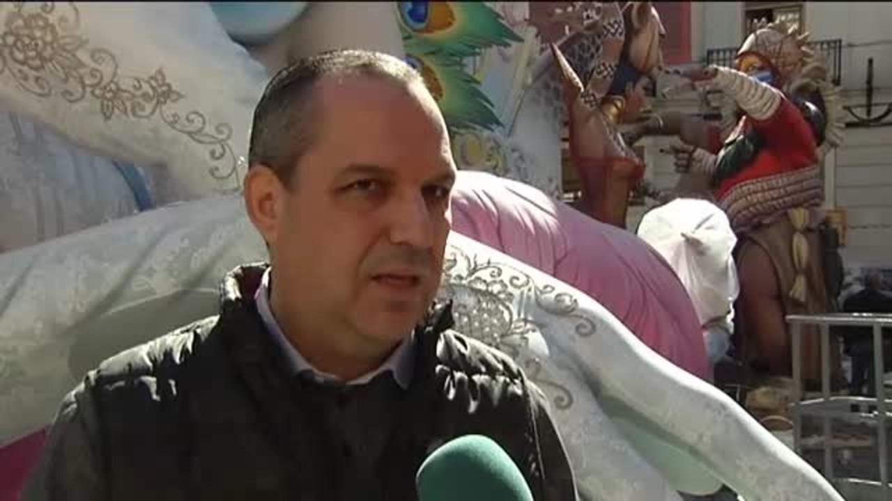La 'Plantá' de las Fallas arranca en Valencia