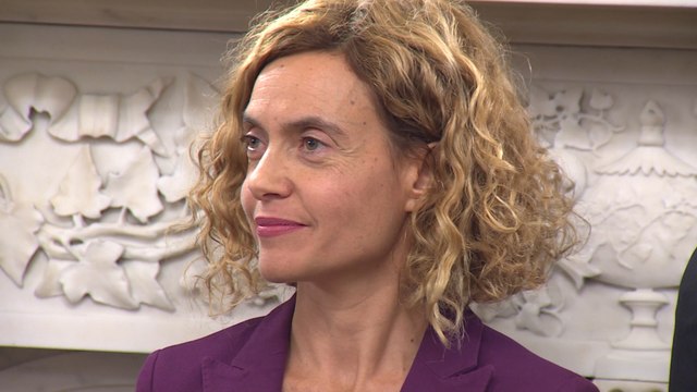 Gobierno y sindicatos firman 8 semanas de permiso de paternidad