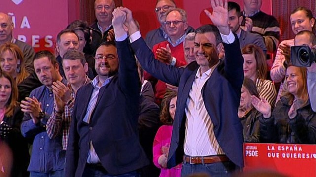 Sánchez en un acto político del PSOE en Gijón (Asturias)