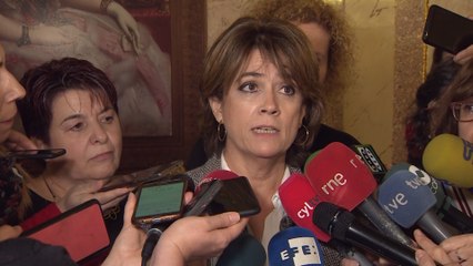 Delgado anuncia sanciones si Torra no retira los lazos amarillos