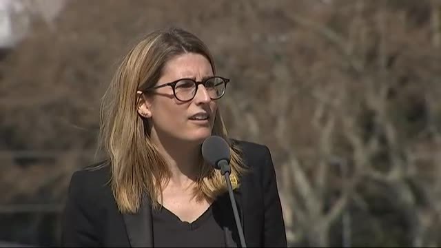 Últimas horas para que la Generalitat retire lazos amarillos y 'esteladas'