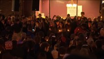 Cientos de personas celebran una vigilia en memoria de las víctimas del tiroteo de Pittsburgh
