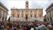 Miles de personas protestan en Roma por el abandono que sufre la ciudad