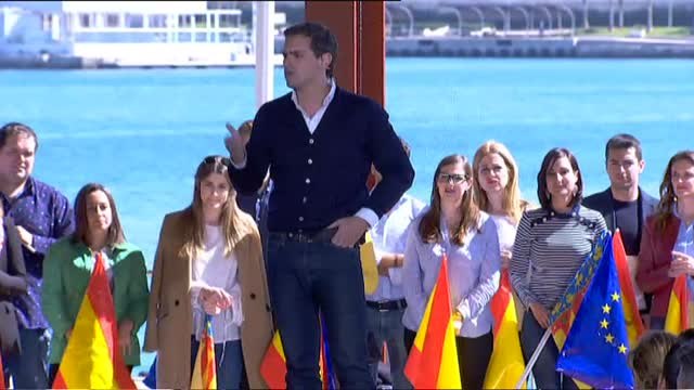 Rivera acusa de sectarismo al Gobierno y critica a Calvo por tutelar a las mujeres