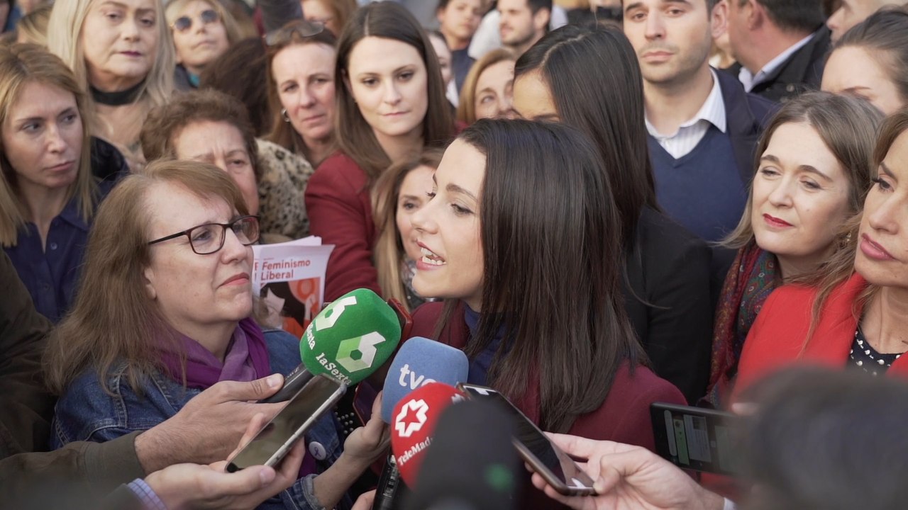 Arrimadas carga contra el "feminismo caduco" que "cambia palabras"