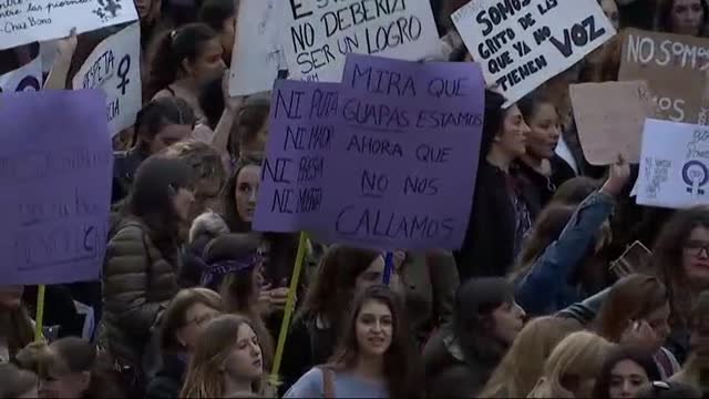 La Guardia Urbana cifra en 200.000 los asistentes a la manifestación del 8M
