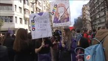 Miles de personas salen a la calle en toda España con motivo del 8-M