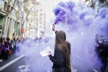 'Cercavila' reivindicativo en el barrio de Sagrada Familia en Barcelona