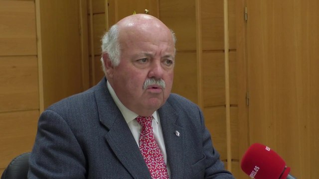 Aguirre niega haber inflado las listas de espera