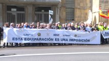 Guardias civiles protestan por la equiparación salarial