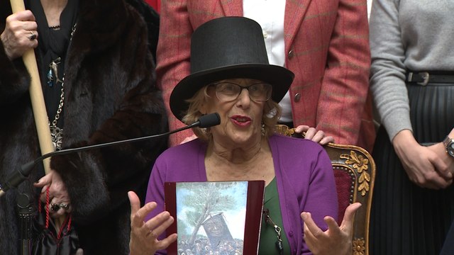 Carmena planta cara a regalos envenenados para Madrid