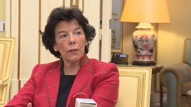 Celaá anuncia siete nuevas cualificaciones de formación profesional