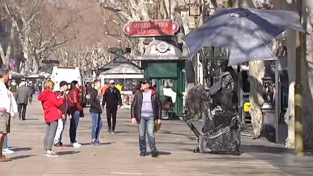 Los artistas callejeros de Barcelona están en pie de guerra