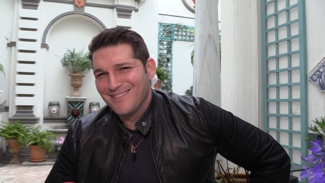 Manu Tenorio presenta su nuevo single 'Llevo tu luz'