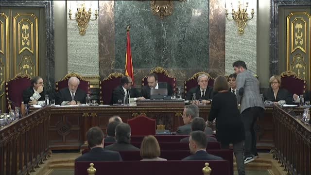 Rufián elude saludar a Santi Vila al término de su declaración como testigo en el Supremo