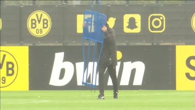 Paco Alcácer es duda para el partido contra el Atlético de Madrid