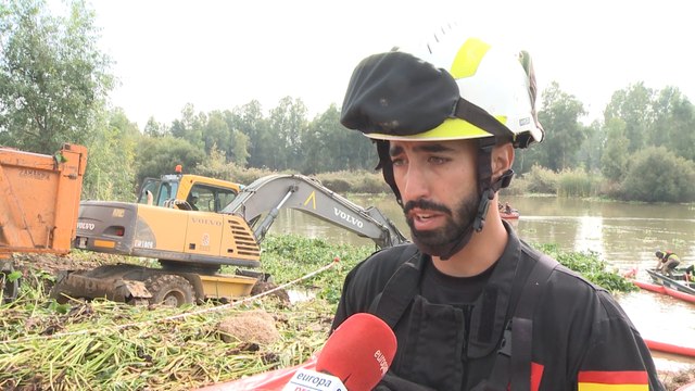 Comienzan los trabajos para limpiar el Guadiana de camalote