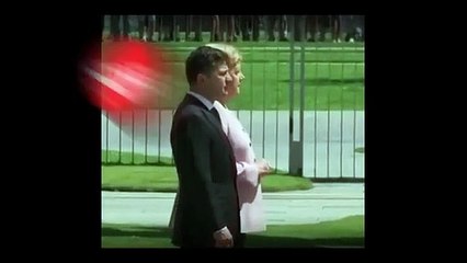 Dünya Merkel’in bu görüntülerini konuşuyor