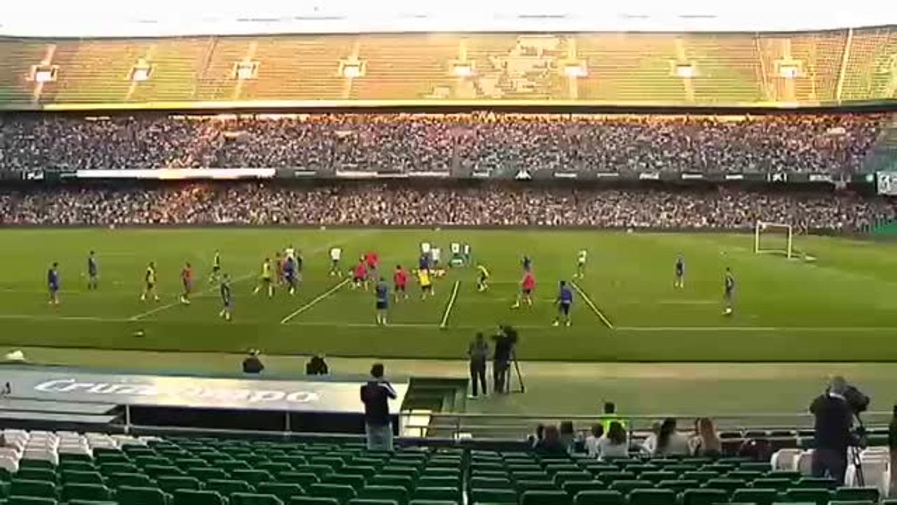 Más de 11.000 aficionados animan al Betis antes de la vuelta copera