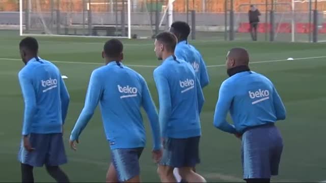 Último entrenamiento del Barça antes de la vuelta copera