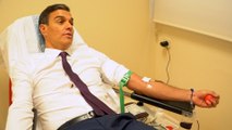 Pedro Sánchez dona sangre para las Fuerzas Armadas