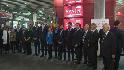 Torra evita visitar el estand de España con el Rey