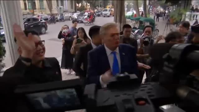 Los dobles de Donald Trump y Kim Jong-Un montan su propia cumbre en Vietnam