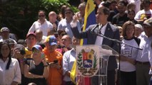 La posible entrada de ayuda humanitaria eleva la tensión en Venezuela