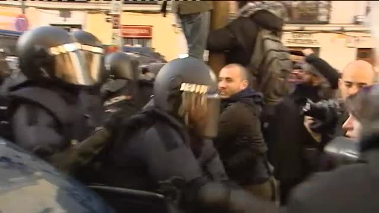 Desalojan a 4 familias a la vez de un edificio de Lavapiés