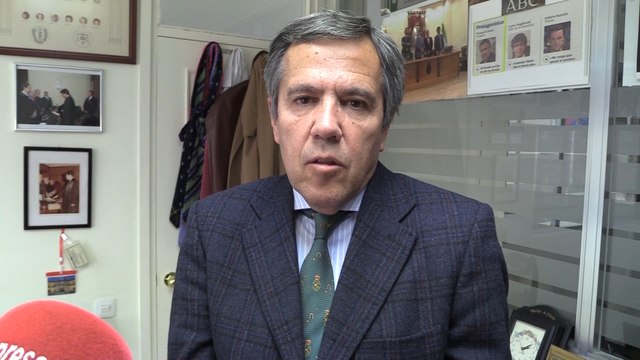 Javier Santos avanza al demostrar que es hijo de Julio Iglesias