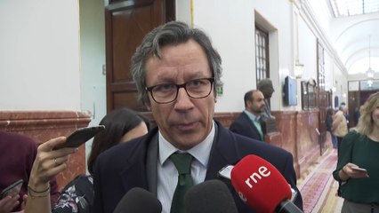 Floriano: "Se está traicionando la voluntad de los españoles en las Cortes"