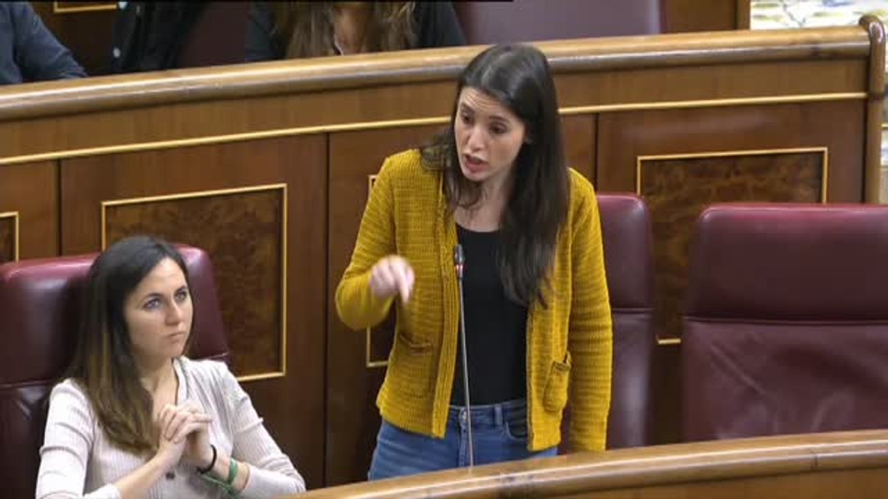 Montero acusa al PSOE de no ser "de fiar" por "hacer recortes presupuestarios en secreto"