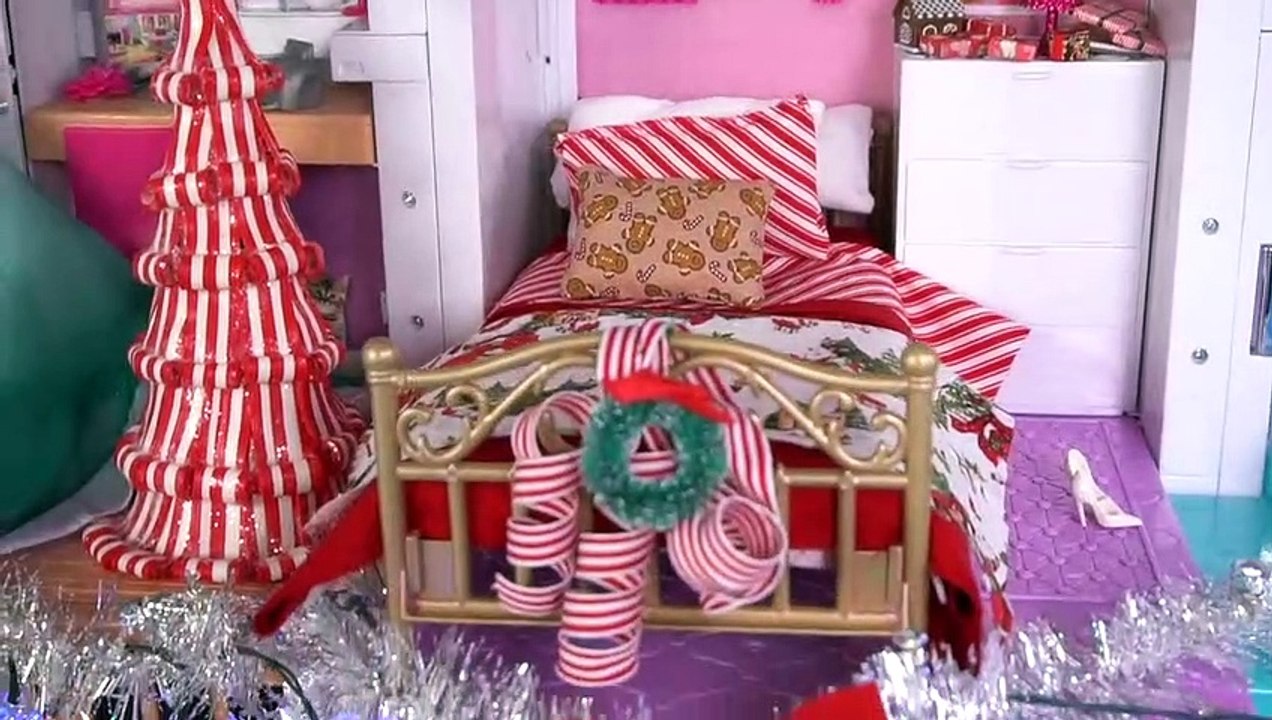 Barbie Rapunzel & Elsa Christmas Dreamhouse  Party - Opening Gifts & Decorating