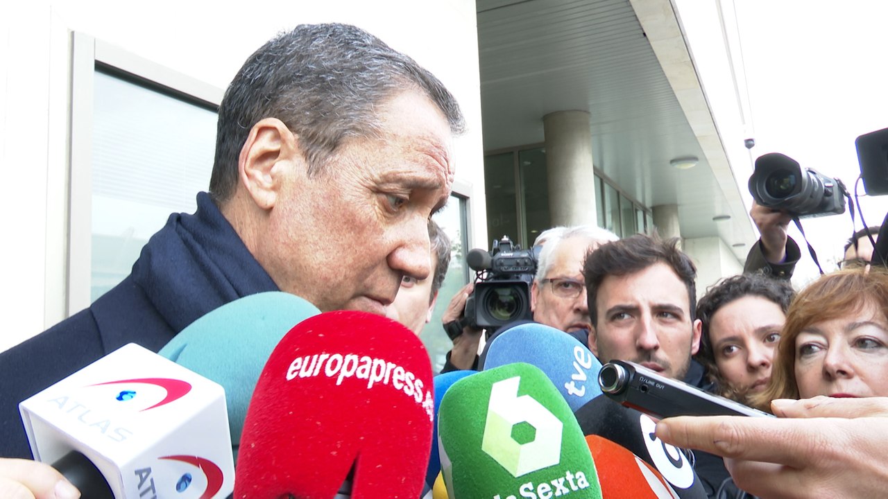 Zaplana niega "tener ninguna cuenta fuera de España"