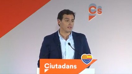 Rivera: "no entregar las llaves del país a quien lo liquida"