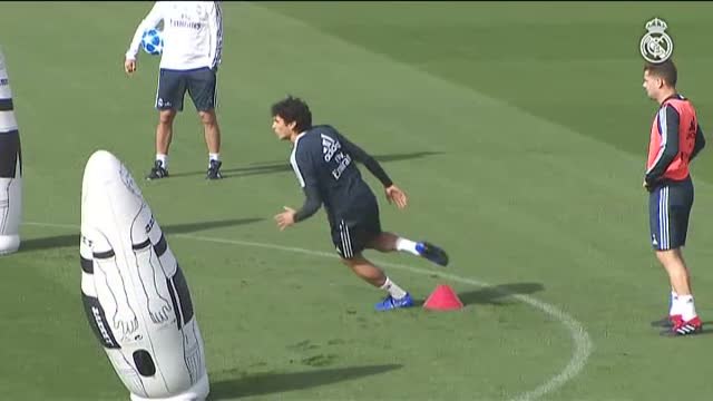 El Real Madrid entrena a las órdenes de Lopetegui tras la derrota frente al Levante