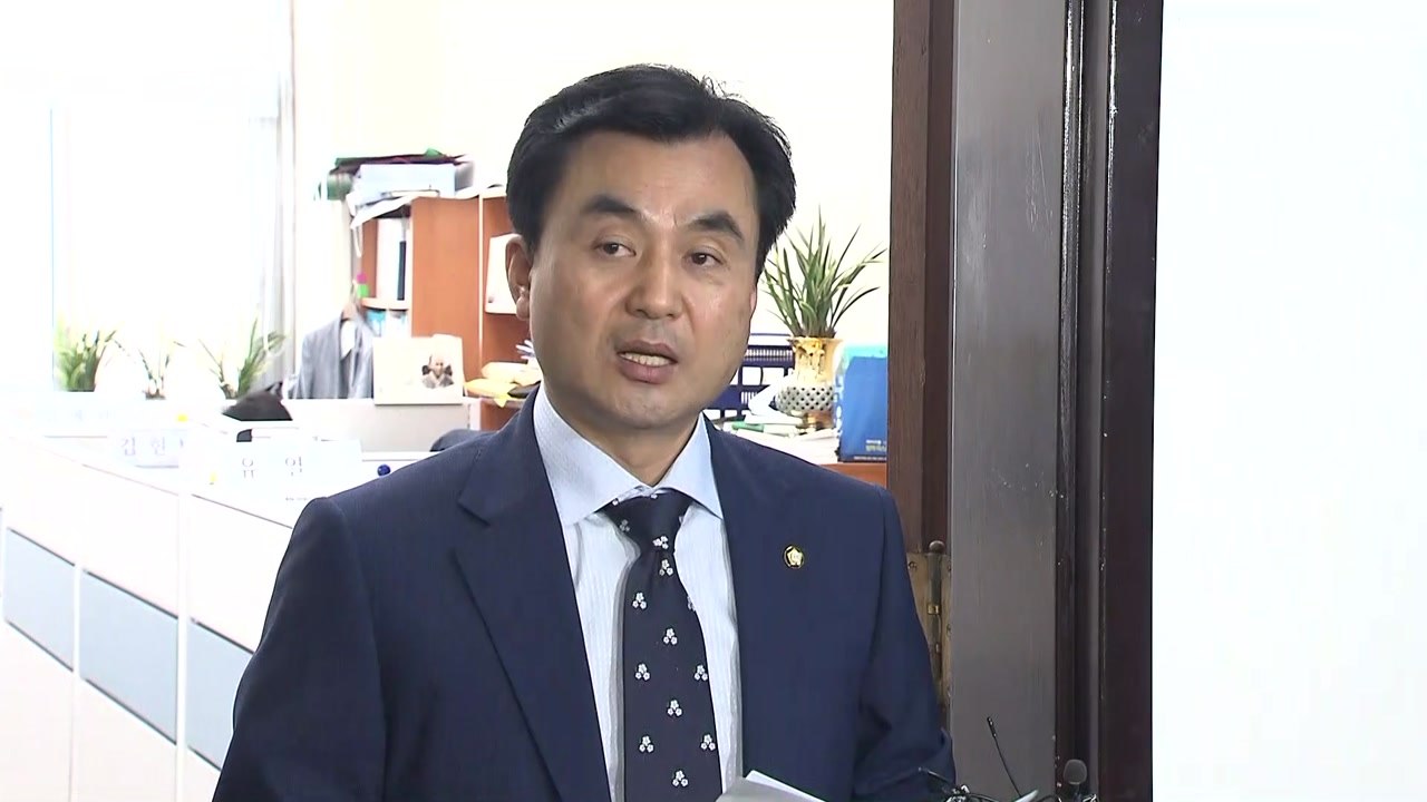 北 어선 귀순…합참, 국방위 긴급 보고 / YTN