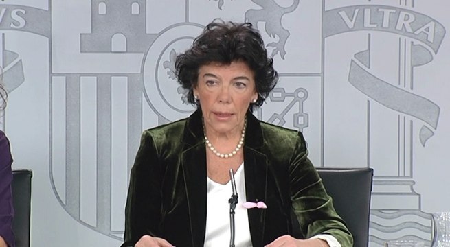 Gobierno pide informe para impugnar la moción del Parlament contra el Rey