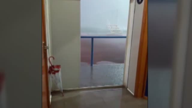 Varias localidades de Murcia anegadas tras una fuerte tromba de agua