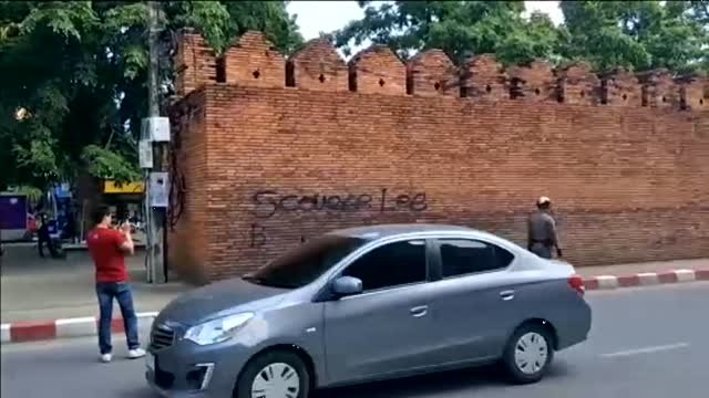 Pillados in fraganti y acusados de vandalismo en Tailandia