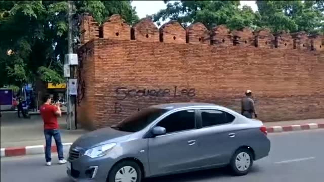 Pillados in fraganti y acusados de vandalismo en Tailandia