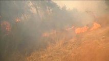 Los Bomberos luchan contra una oleada de incendios en el sur de Chile